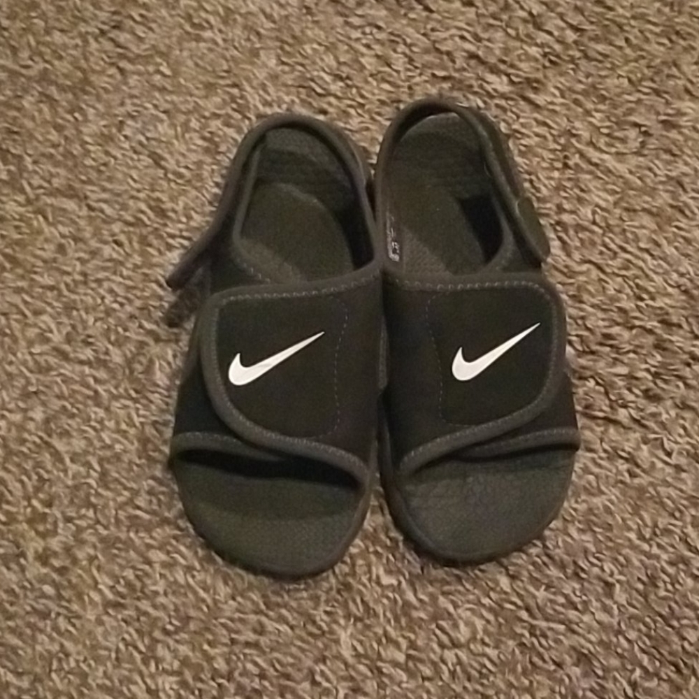 Toddler boy Nike sandals